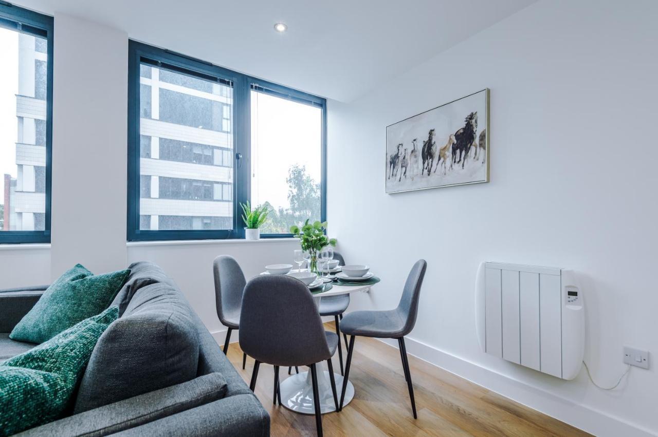 Manchester Stylish Haven: 2-Bed City Apartment Exterior photo