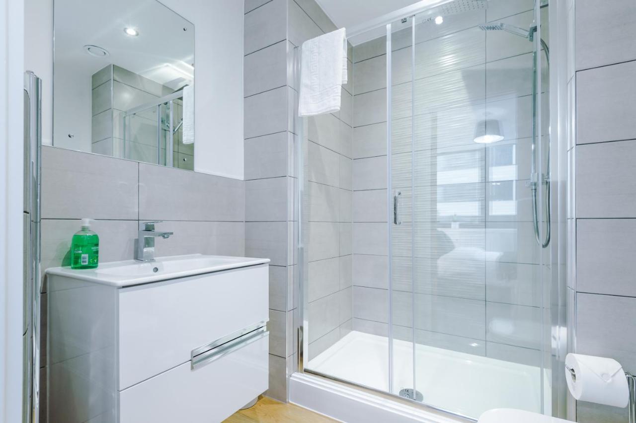 Manchester Stylish Haven: 2-Bed City Apartment Exterior photo